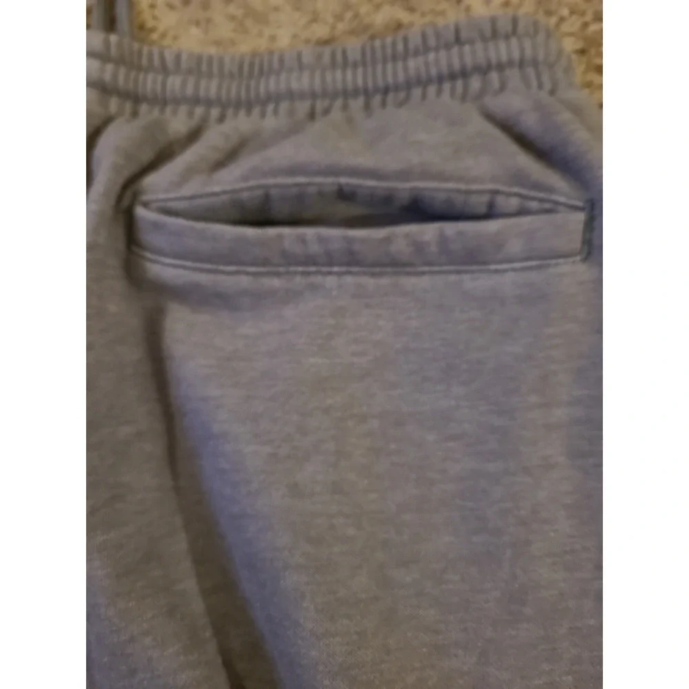 North Face Sweat Pants/Joggers Men's Medium Grey with White Logo